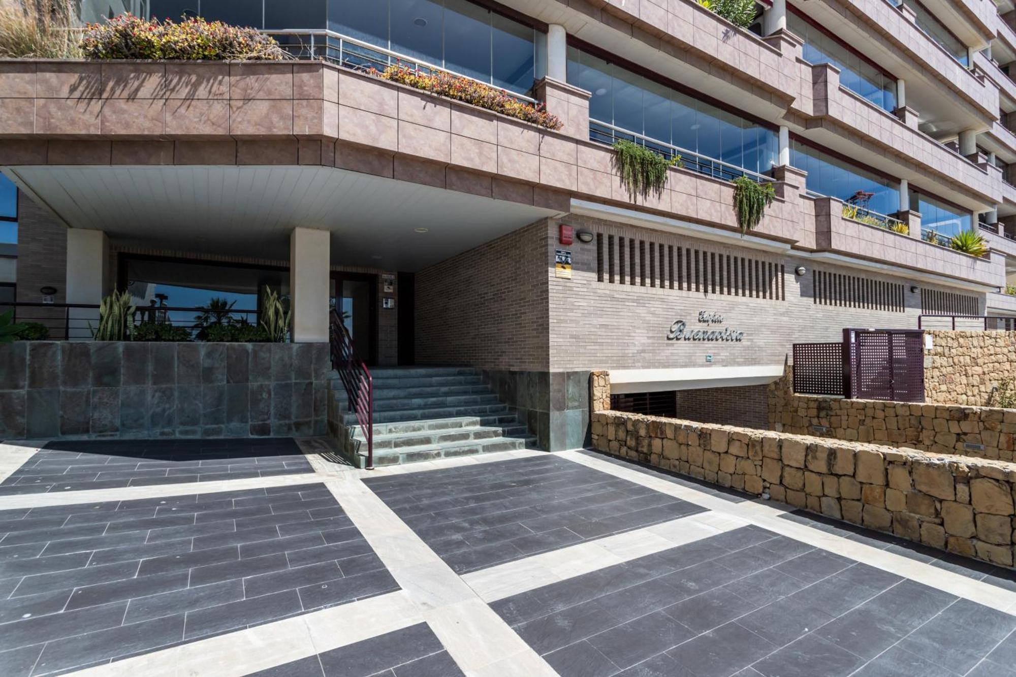 Buenavista Lifestyle By Sur Suites Фуэнхирола Экстерьер фото