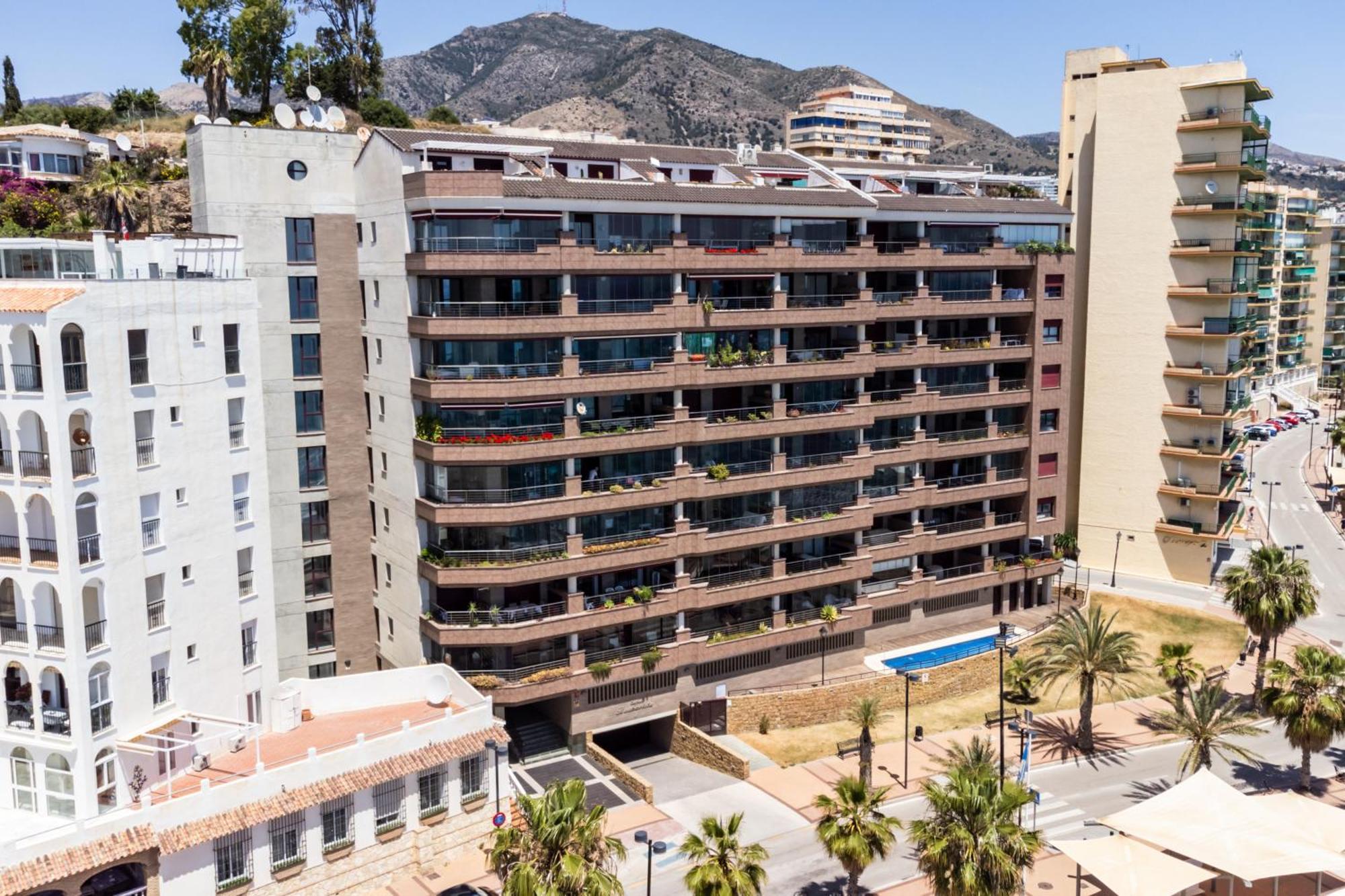 Buenavista Lifestyle By Sur Suites Фуэнхирола Экстерьер фото