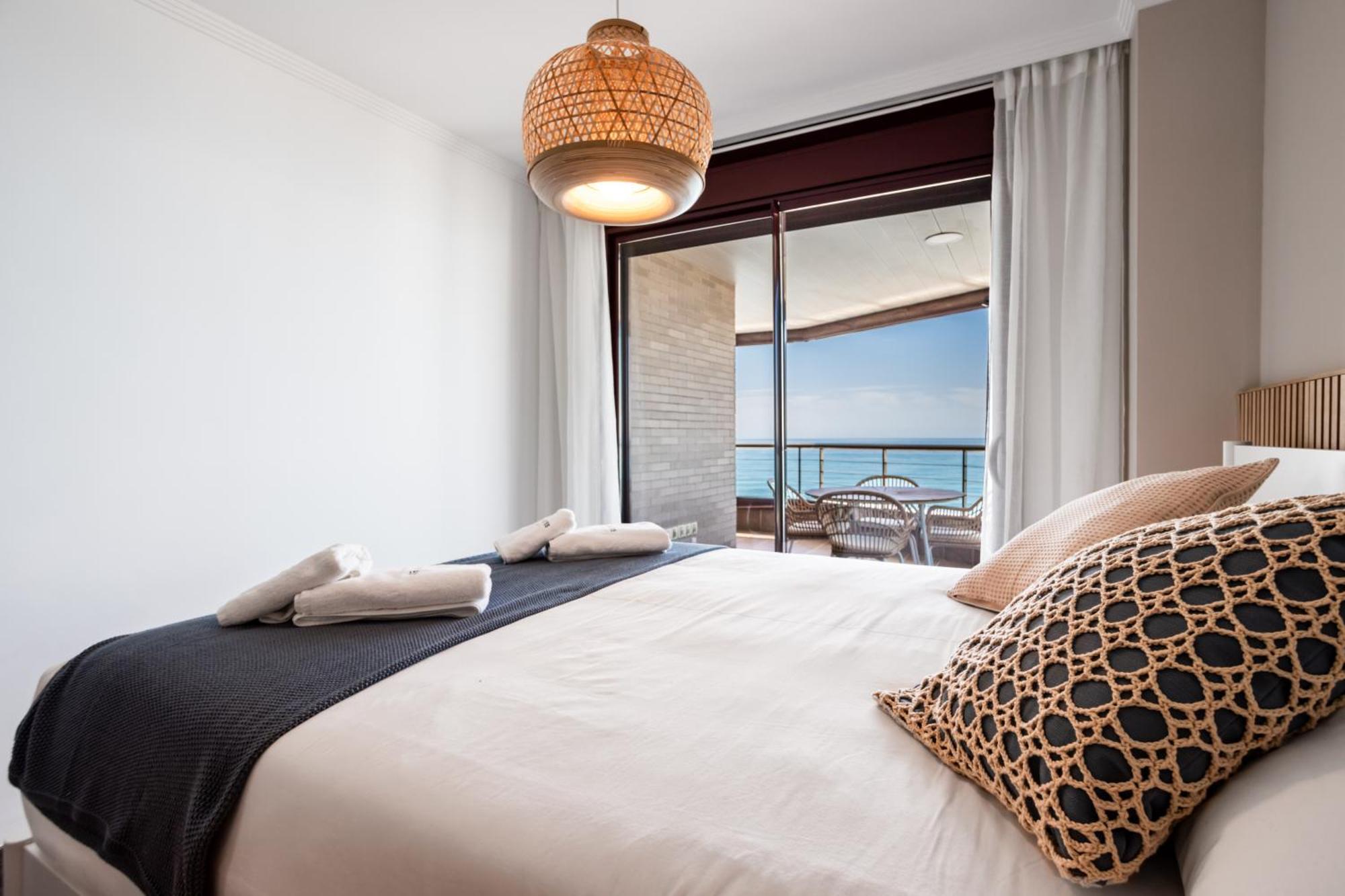 Buenavista Lifestyle By Sur Suites Фуэнхирола Экстерьер фото