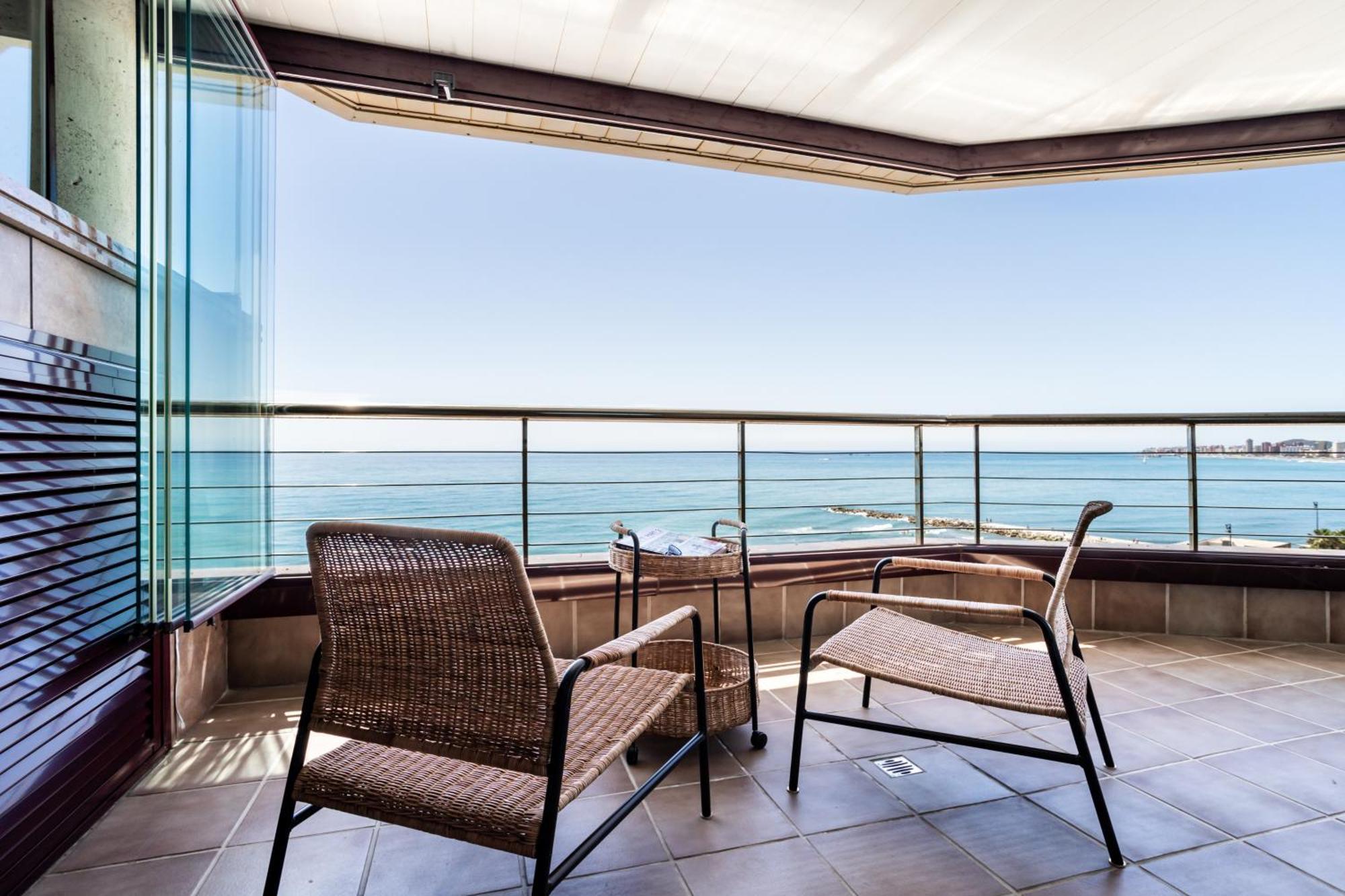 Buenavista Lifestyle By Sur Suites Фуэнхирола Экстерьер фото