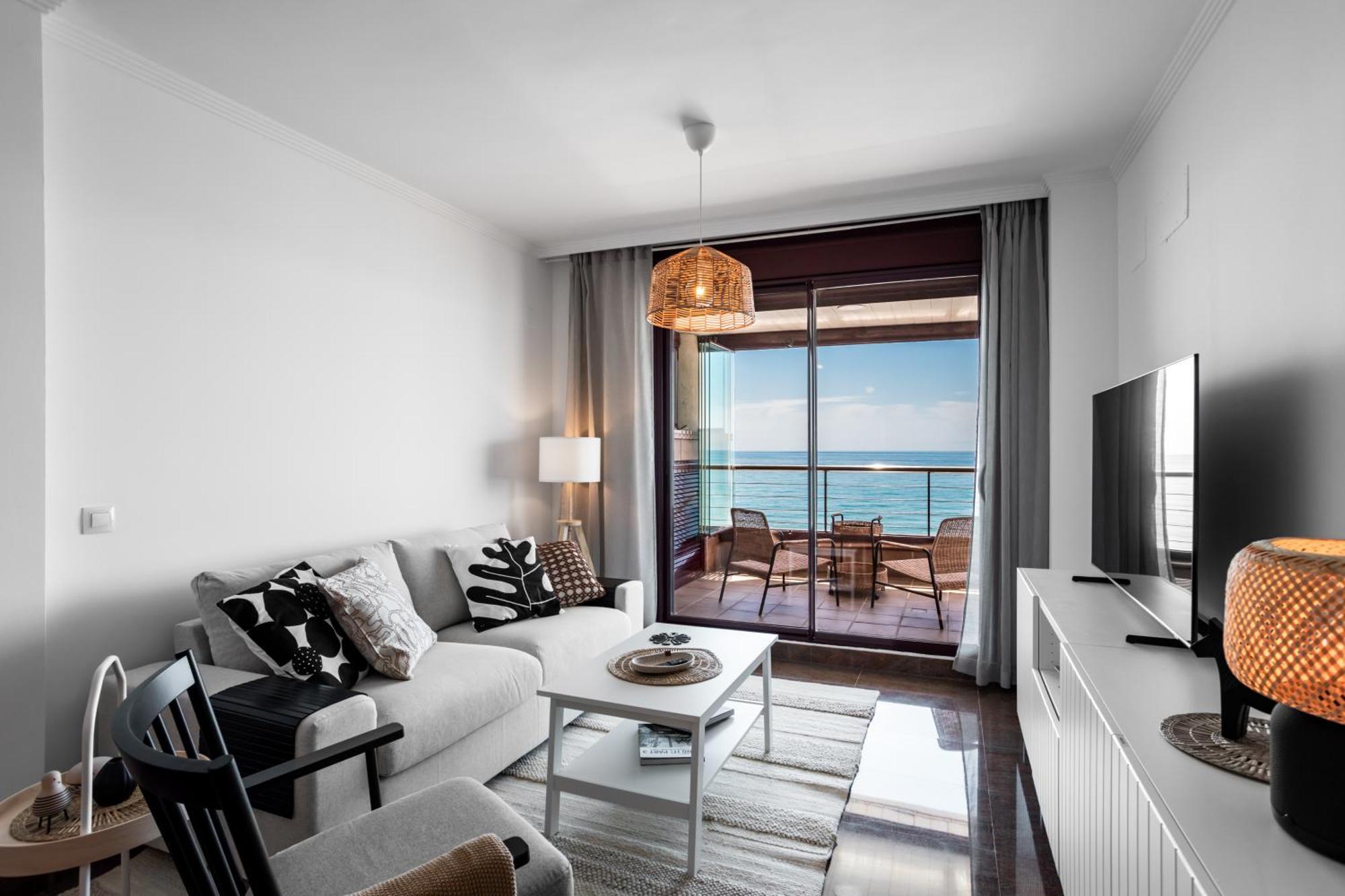 Buenavista Lifestyle By Sur Suites Фуэнхирола Экстерьер фото