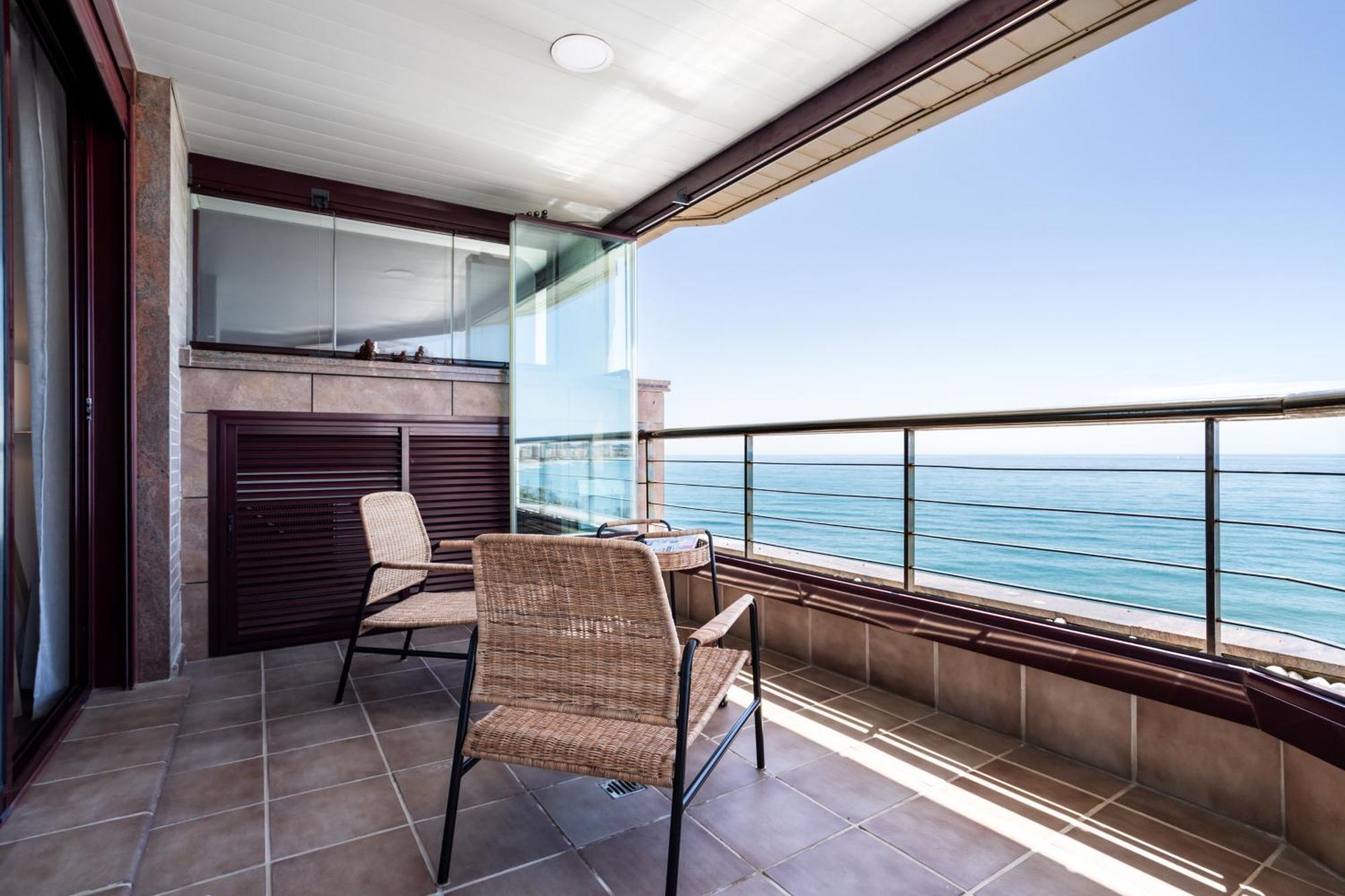 Buenavista Lifestyle By Sur Suites Фуэнхирола Экстерьер фото